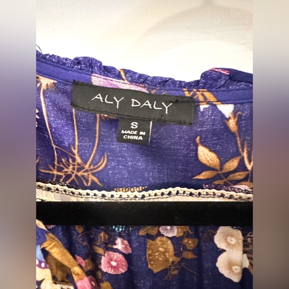 Aly Daly Floral Long Sleeve Tiered Mini Dress Blue Boho sz Small - Picture 5 of 6